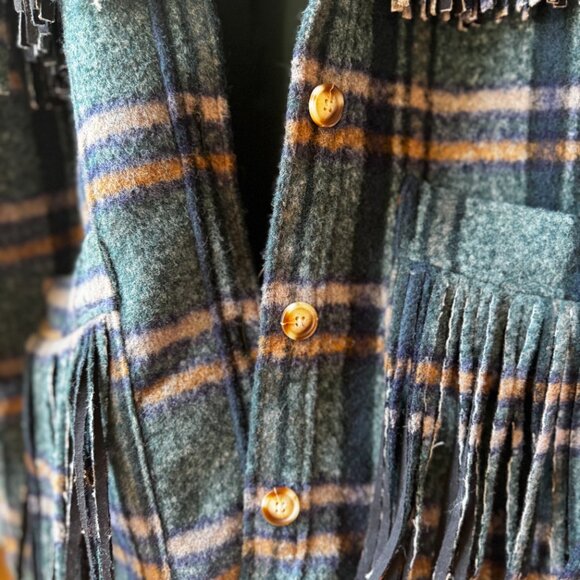 Green BLANKNYC Fringe Plaid Shacket • Medium Loose Fit • Fall Winter must have - Picture 6 of 16